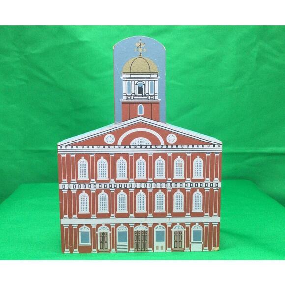 The Cats Meow 1992 Faneuil Hall Boston Wooden Shelf Sitter - Picture 1 of 4